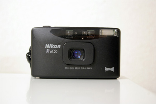 知られざるカメラ】第７回：Nikon AF600QD(ニコンミニ) | トイラボカフェ