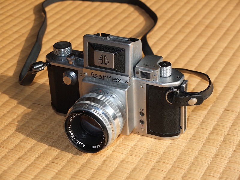 わたしのカメラ三昧 第23回 「Asahiflex IIA」 | トイラボカフェ